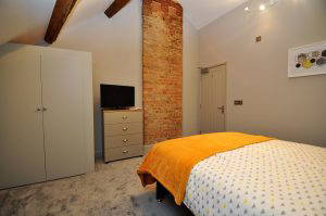 Professional Houseshare – Stroud